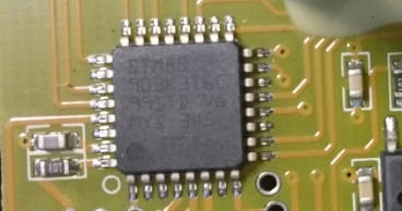 Photo of the STM8S MCU